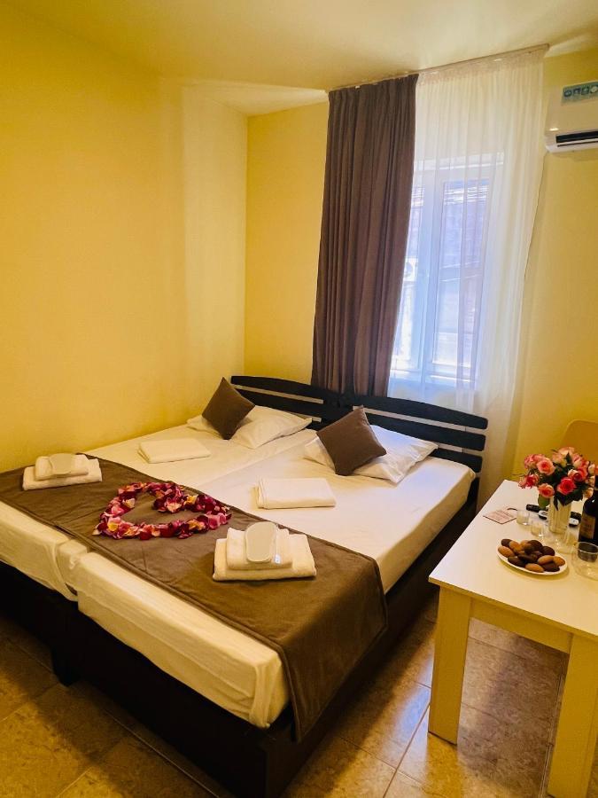 Marnar Hotel Jerevan Eksteriør bilde