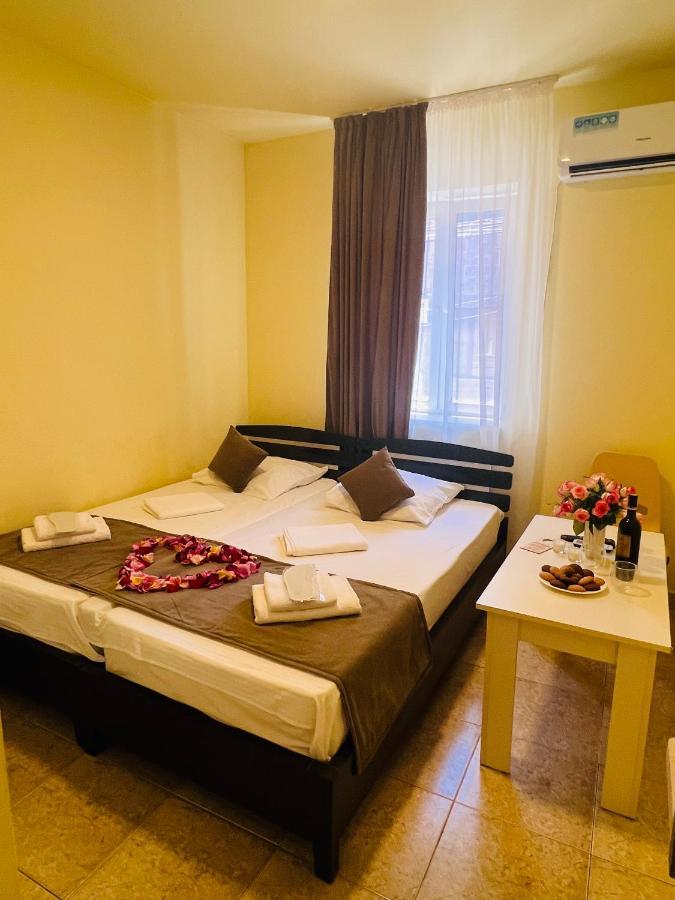 Marnar Hotel Jerevan Eksteriør bilde