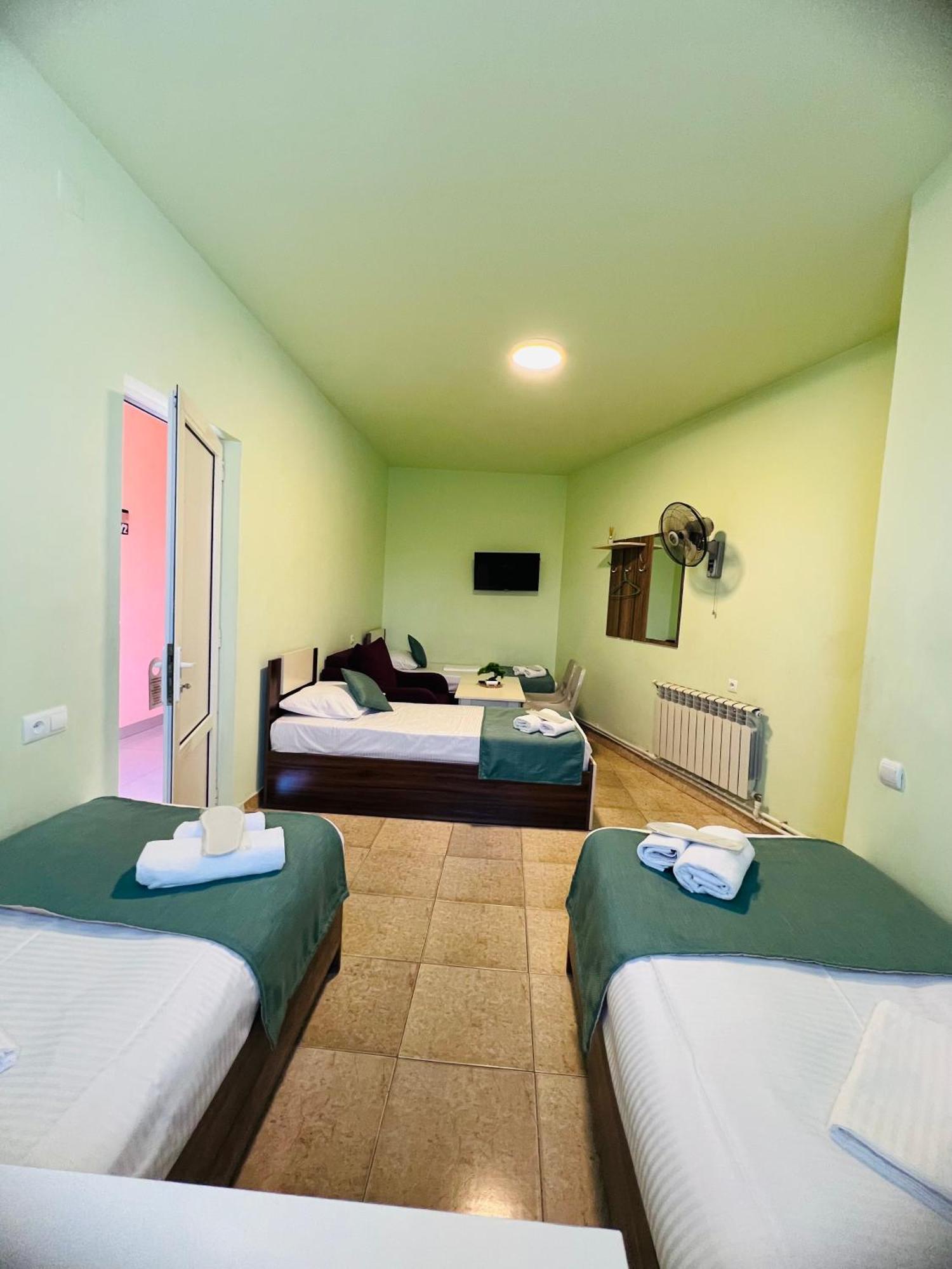 Marnar Hotel Jerevan Eksteriør bilde