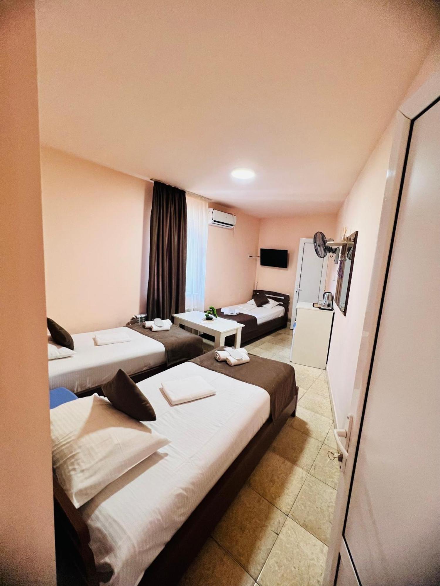Marnar Hotel Jerevan Eksteriør bilde
