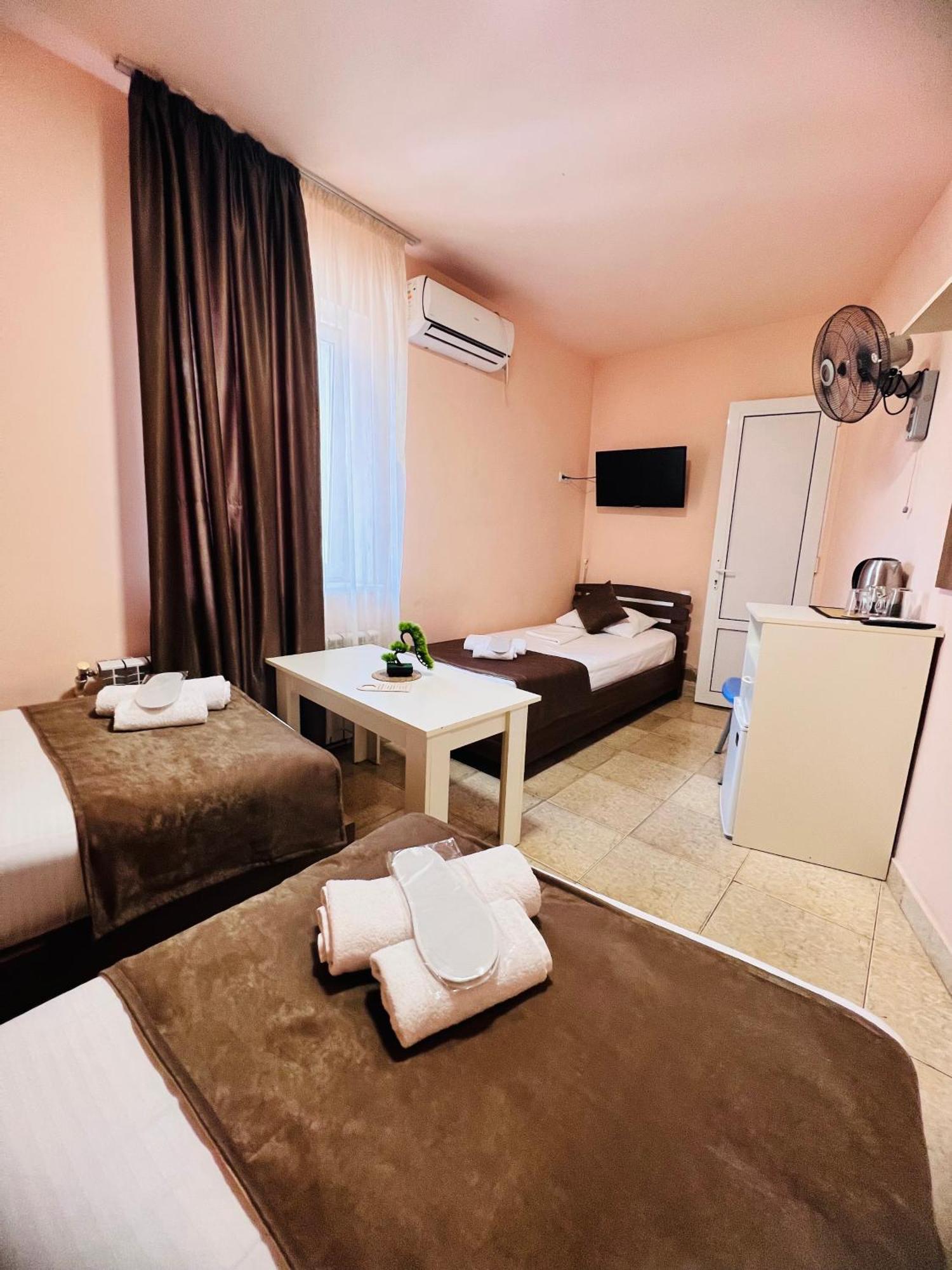 Marnar Hotel Jerevan Eksteriør bilde