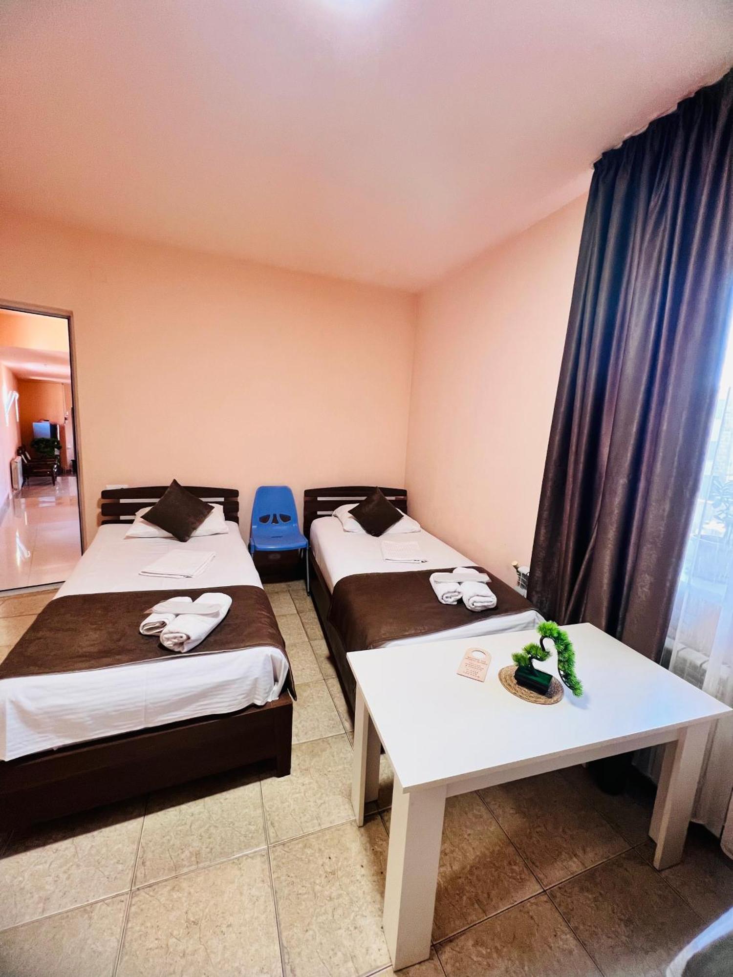 Marnar Hotel Jerevan Eksteriør bilde
