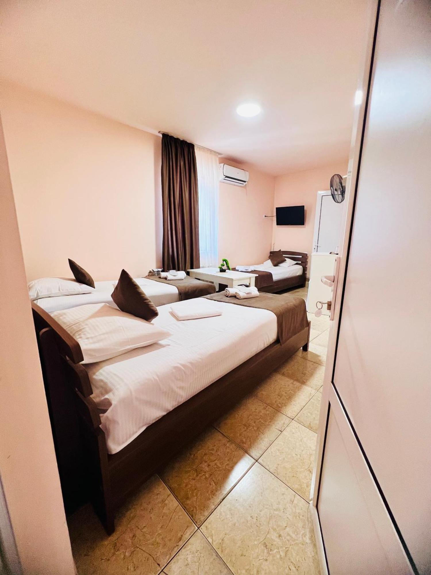 Marnar Hotel Jerevan Eksteriør bilde